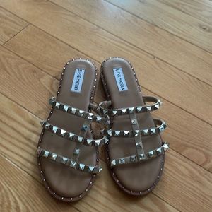 Steve Madden sandals, Brown leather with silver medals embellishments